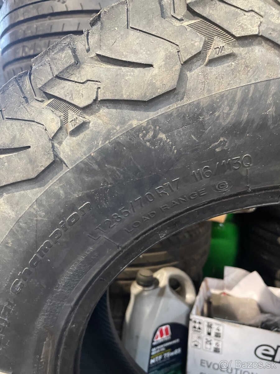 Bf goodrich all terrain ko2 lt285/70r17 - 5