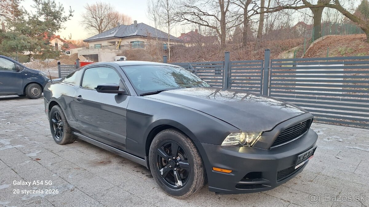 FORD MUSTANG 3.7 PREMIUM 2014 - 5
