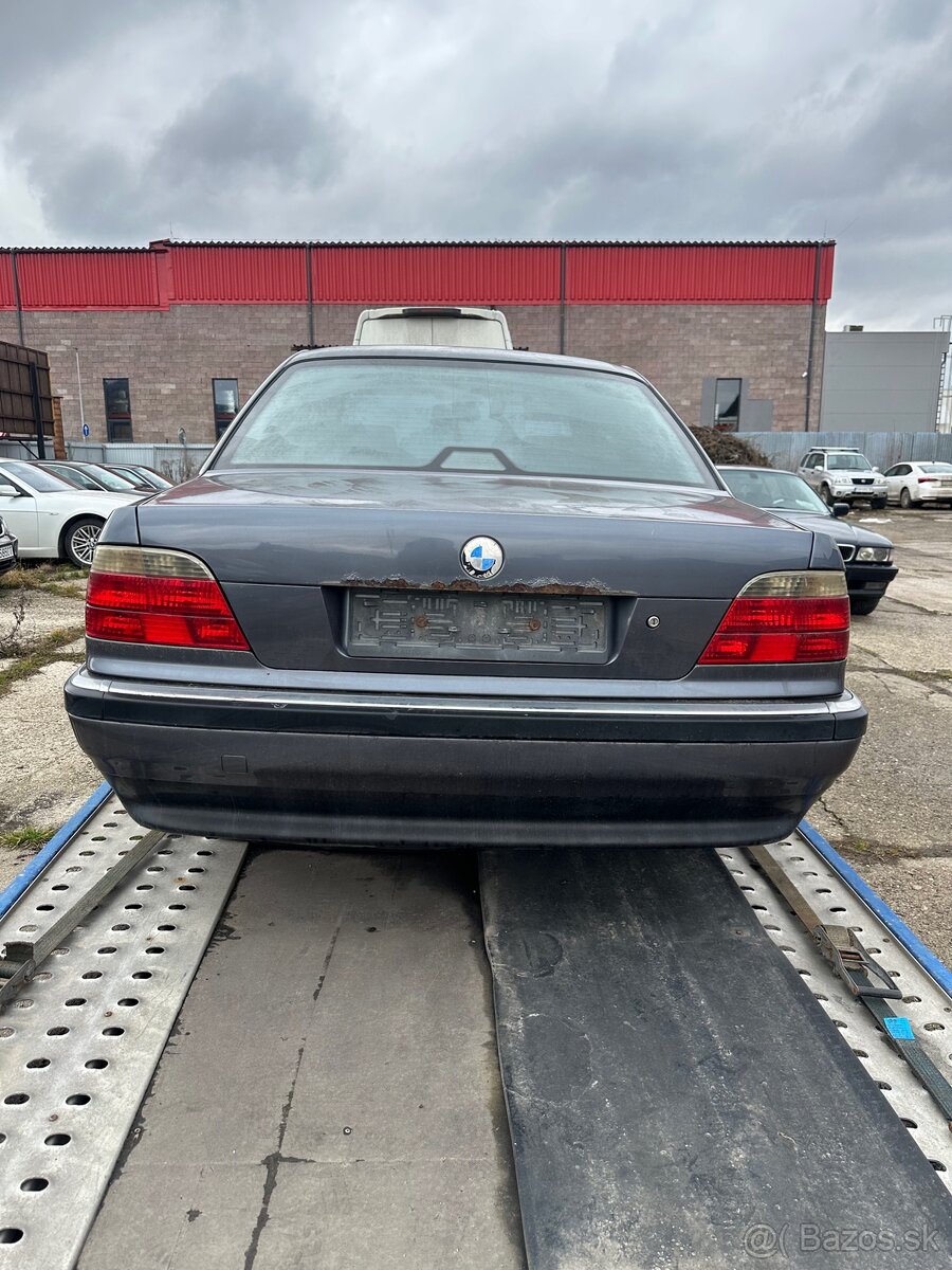 Rozpredam BMW e38 725tds - 5