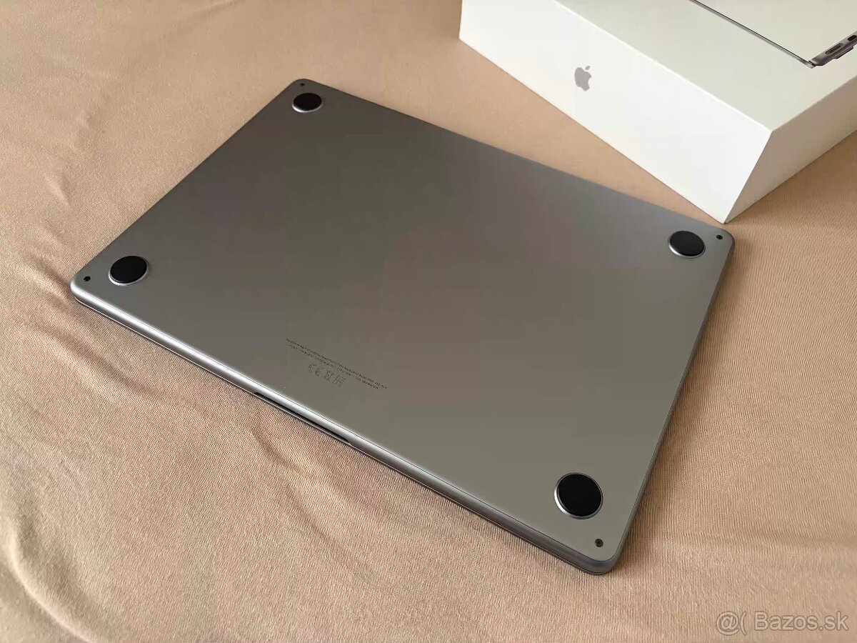 MacBook Air 13" M2 8GB 256GB - rozbitý displej - 5