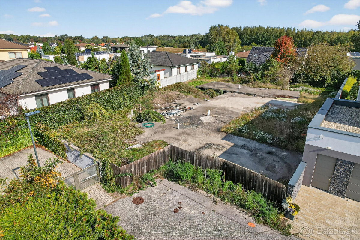 Stavebný pozemok s potenciálom pre 2 rodinné domy - 5