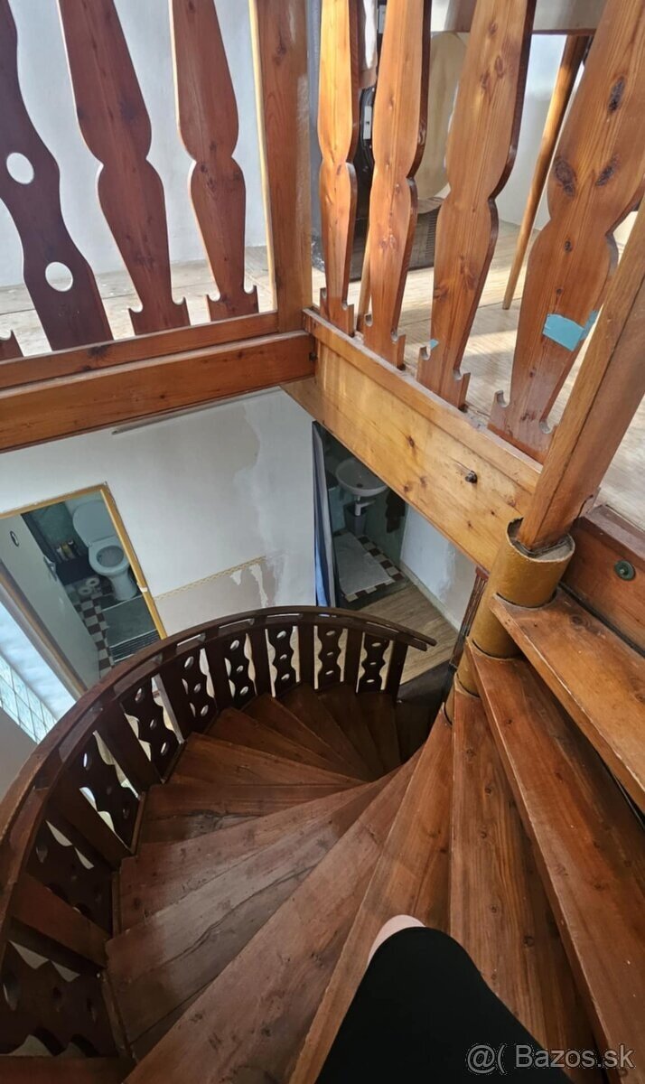 Predáme rodinný dom s pekným pozemkom v Kamenici nad Hronom. - 5