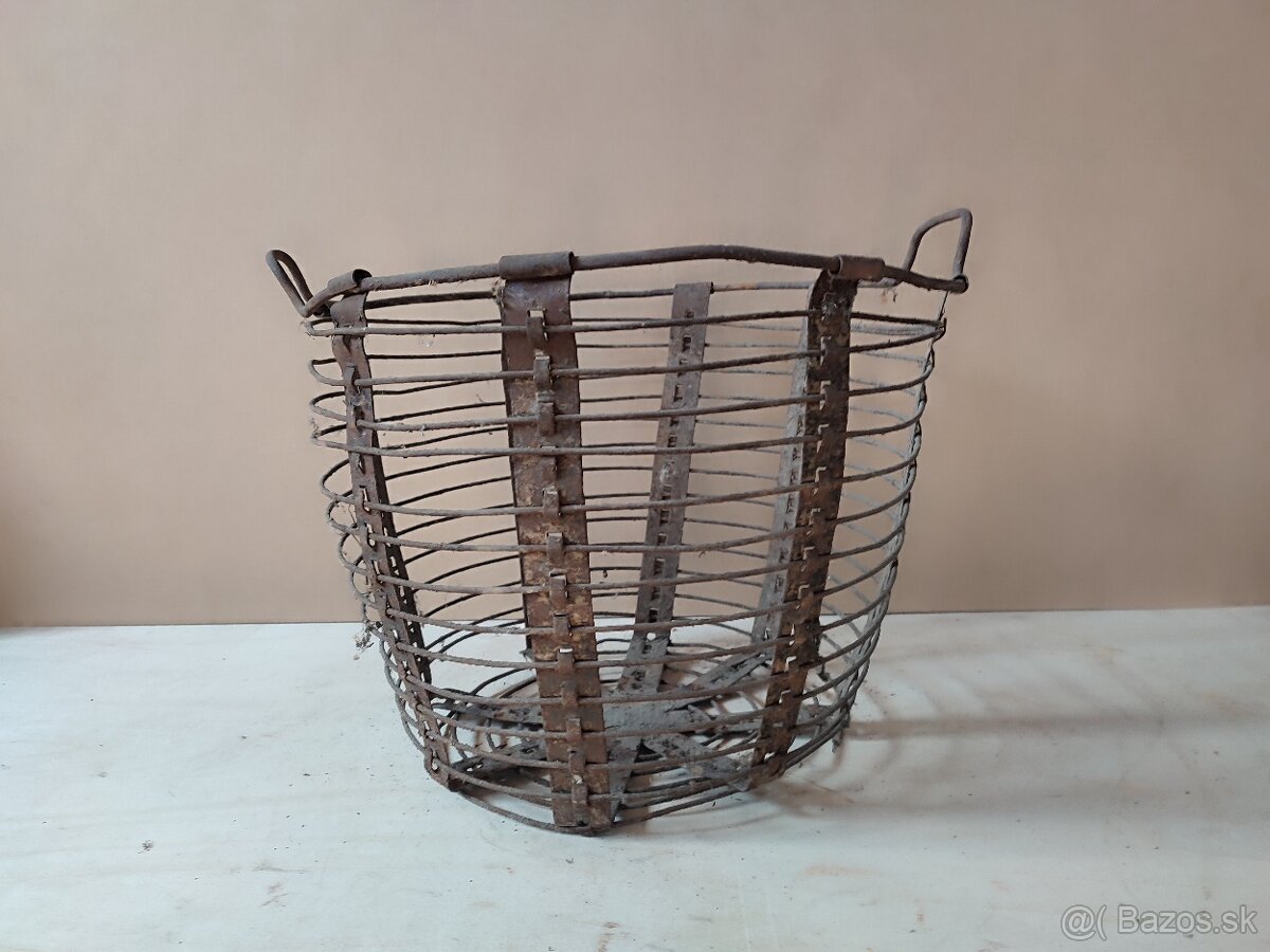 Staré kovové koše - 5