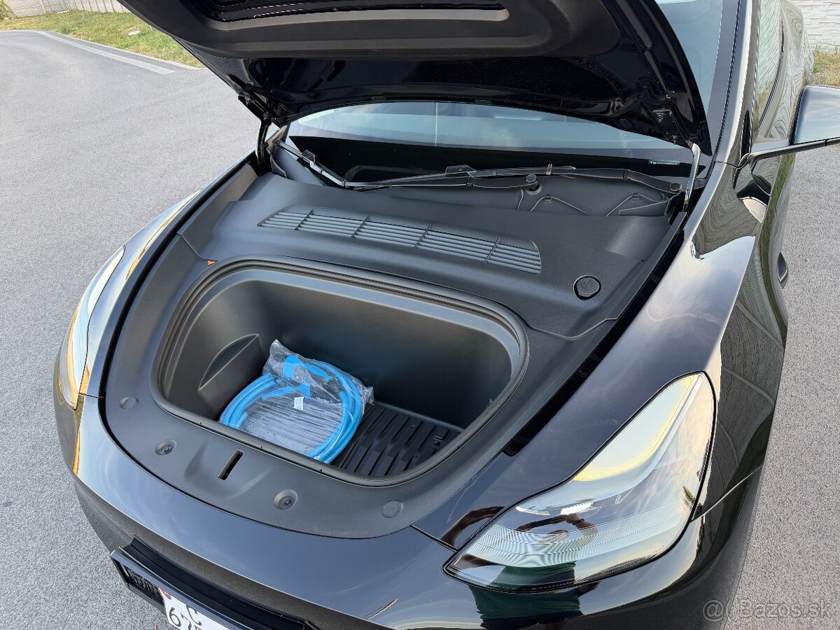 Tesla Model Y Long Range All-Wheel Drive - 5