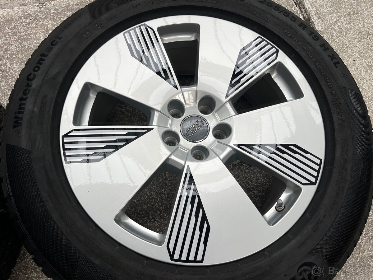 AUDI ORIGINAL 4KE601025L 5x112 8x19 ET34 SNÍMAČE TLAKU
