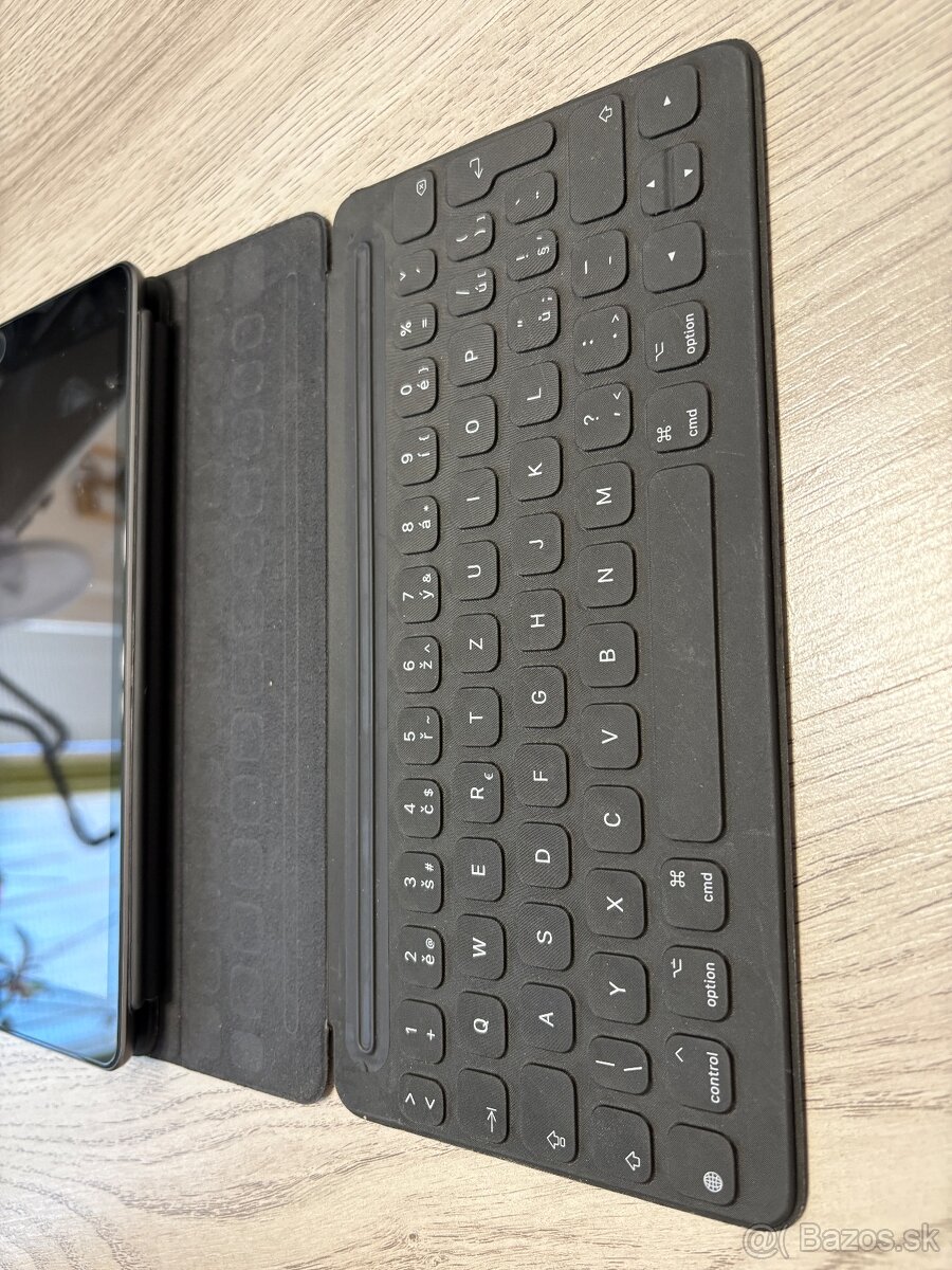 iPad 10,2” (2021) + Apple Smart Keyboard Case + stylus UNIQ - 5