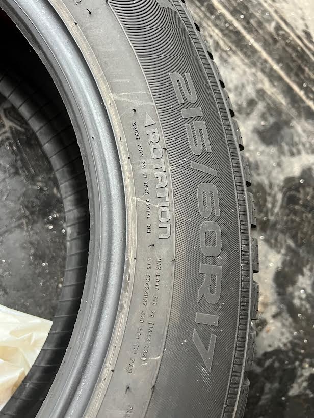 Nokian 4 kusy 215/60 R17 zimné - 5