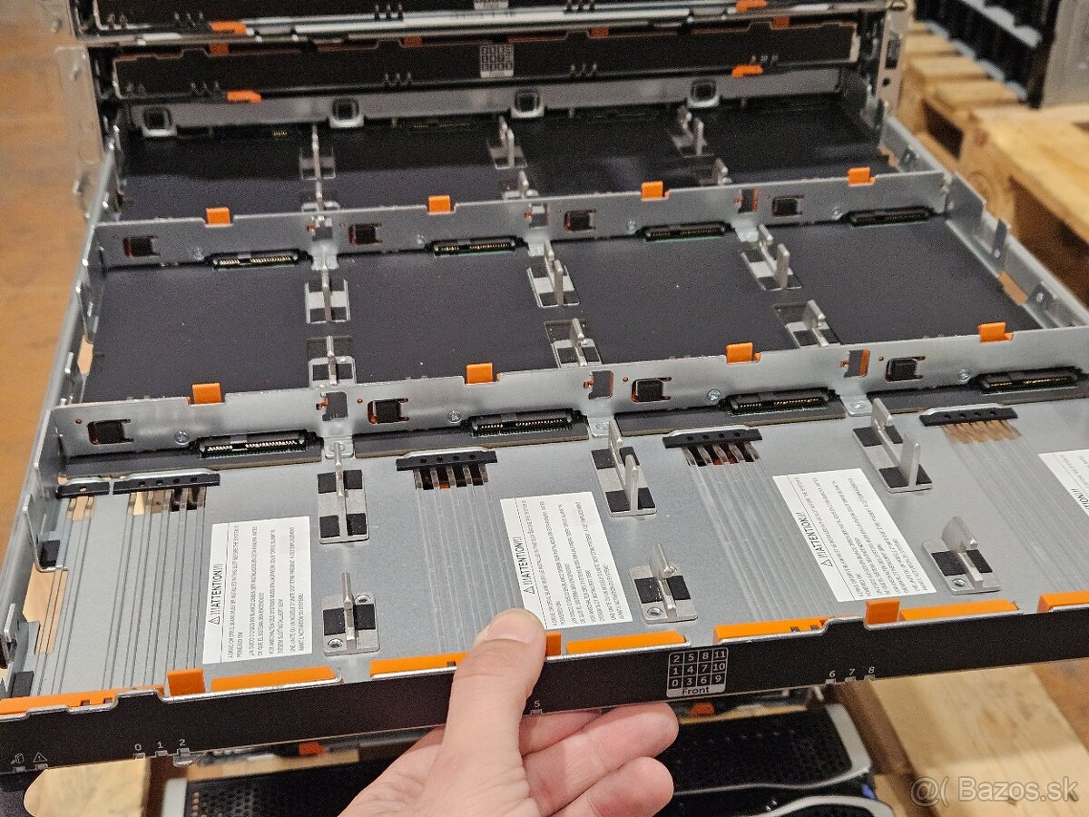 Dell PowerVault MD3060 - 60x3,5" HDD, SAS - 5