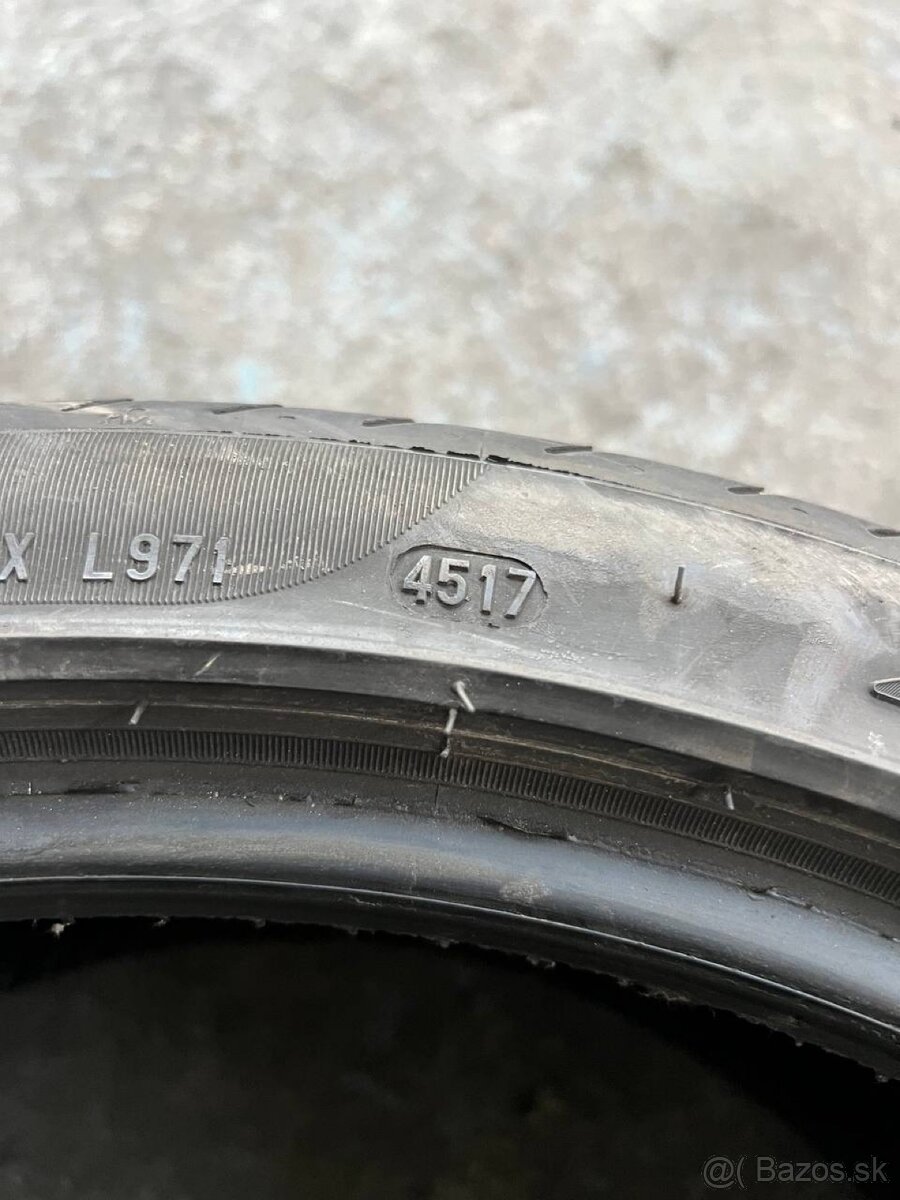 Pneu R20 255/35 Pirelli P Zero - 5