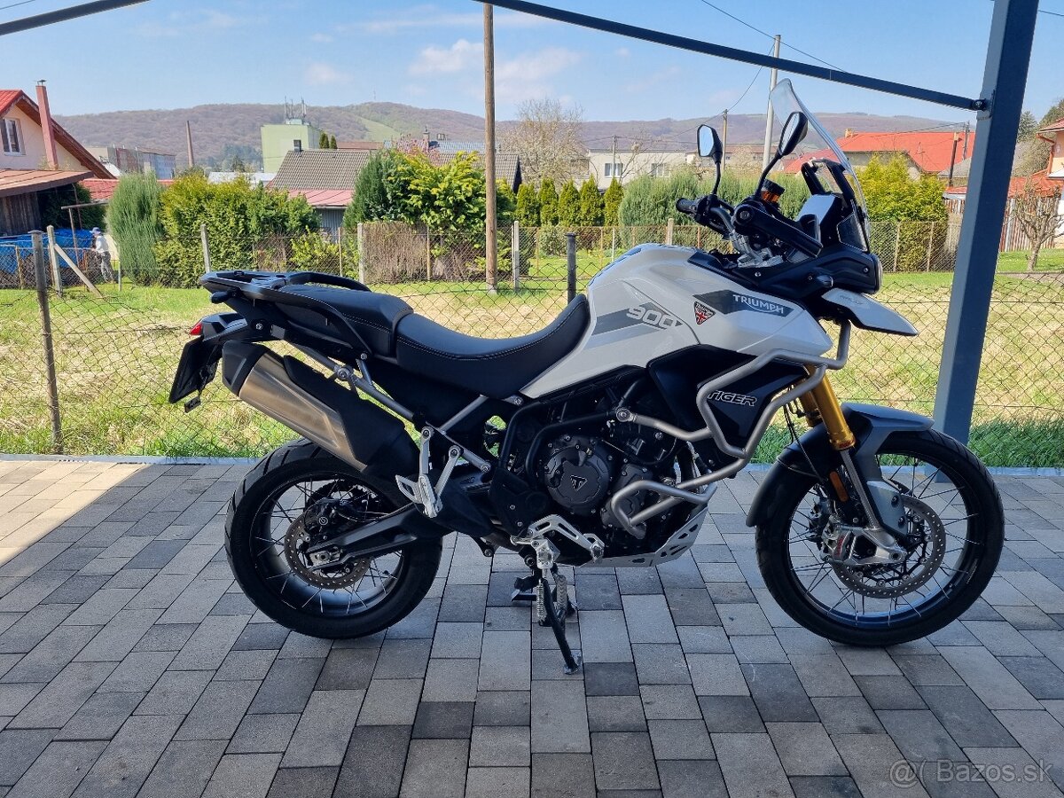 Predám TRIUMPH Tiger 900 Rally rv: 06/2021 naj:25600 z