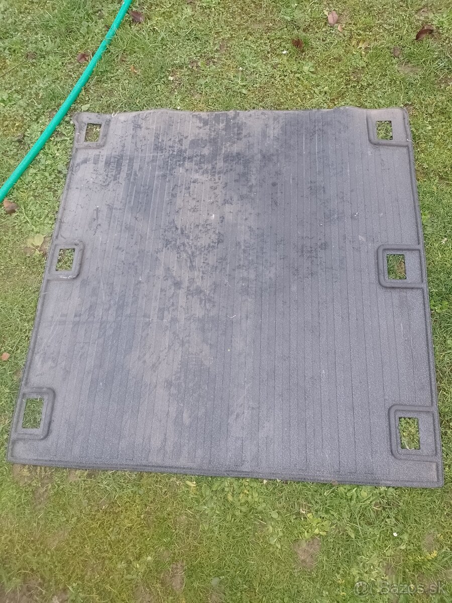 Predám gumené rohože kodiaq Superb 3 mercedes E - 5