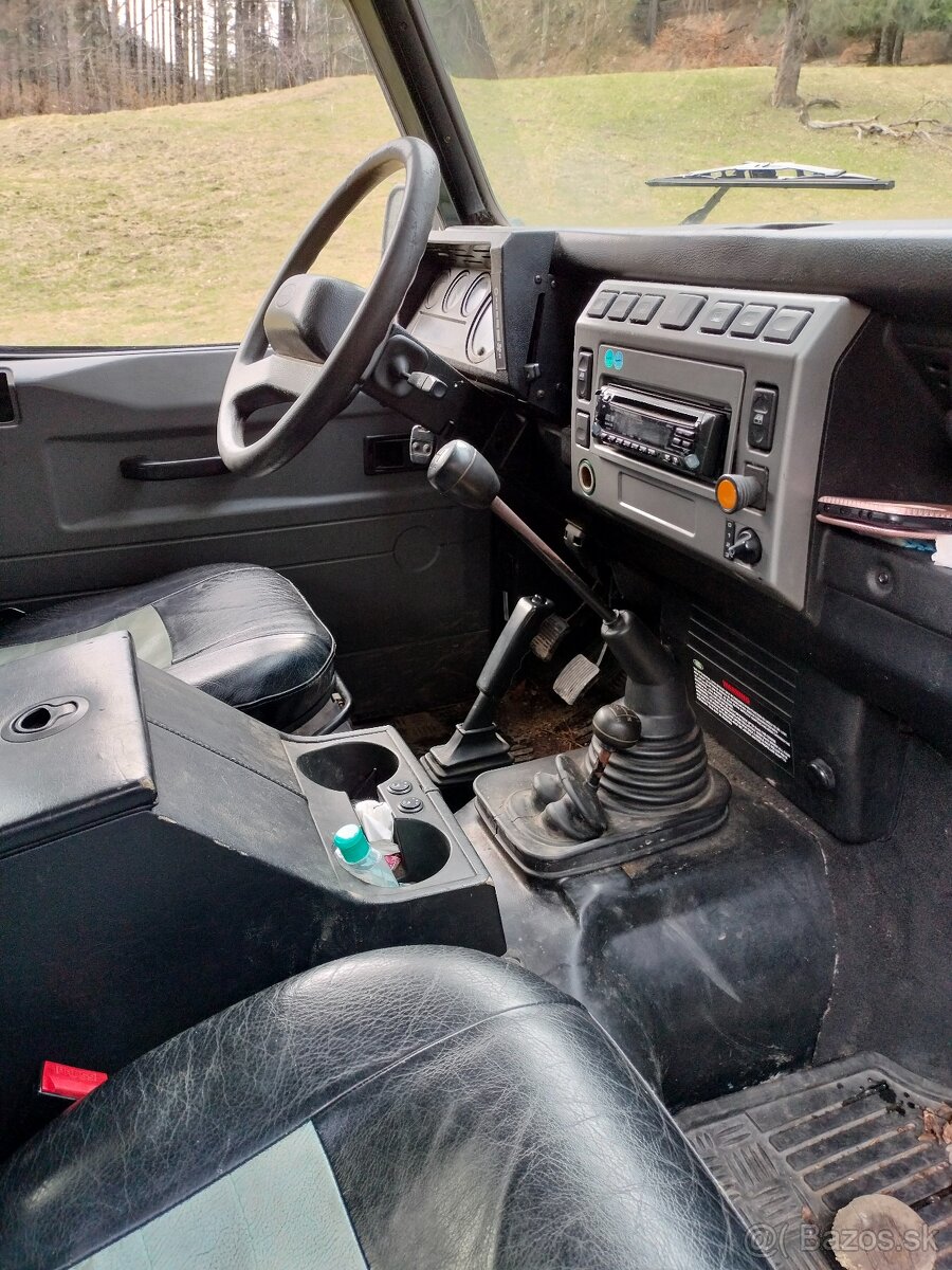 Land Rover Defender - 5