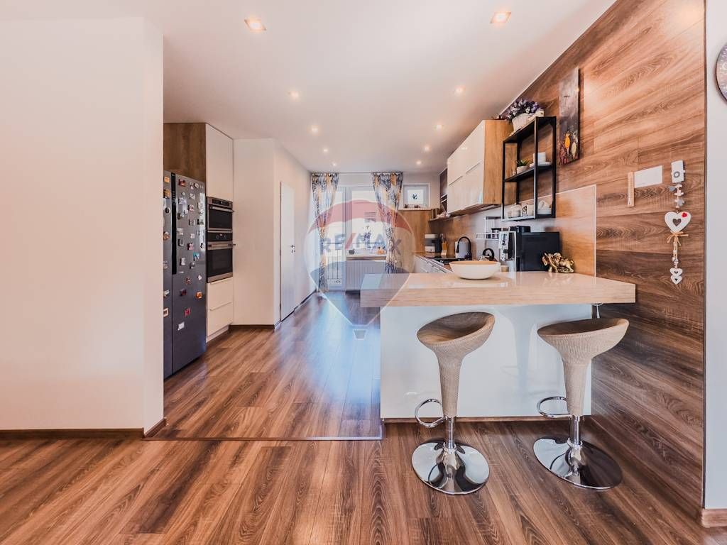 REZERVOVANÉ Zrekonštruovaný dom s bazénom - Šibeničný vrc - 5