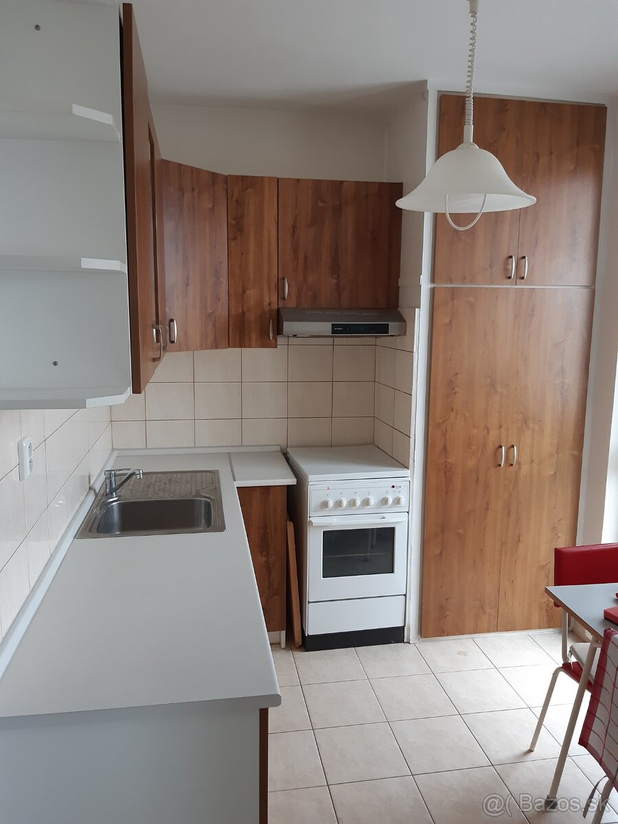 Kuchynska linka v tvare L - 5