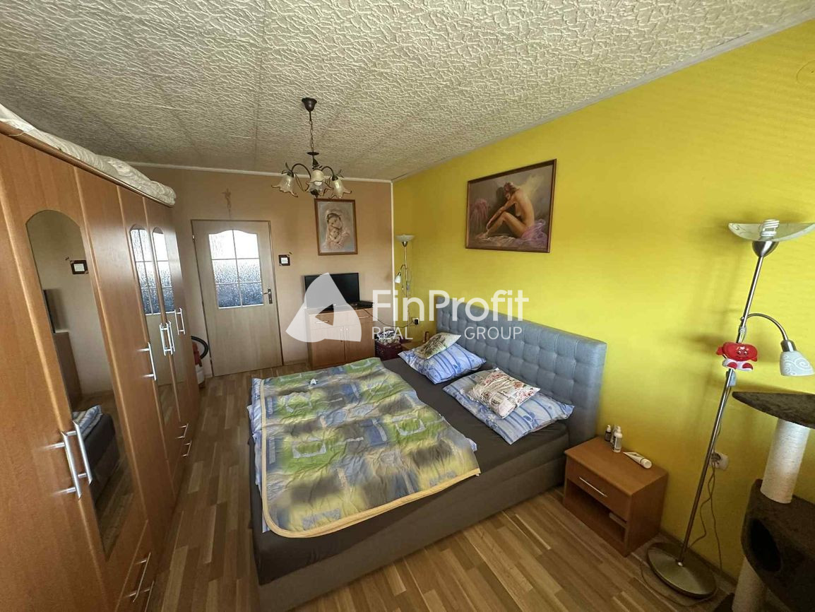 Exkluzívne na predaj priestranný 4-izbový byt s garážou a pa - 5