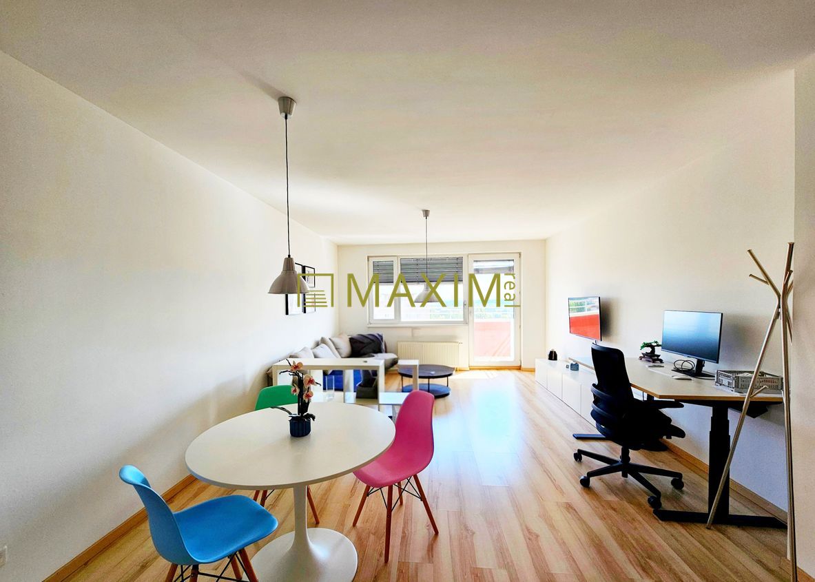 Ponúkame na predaj priestranný 2-izbový byt na Martinčekovej - 5