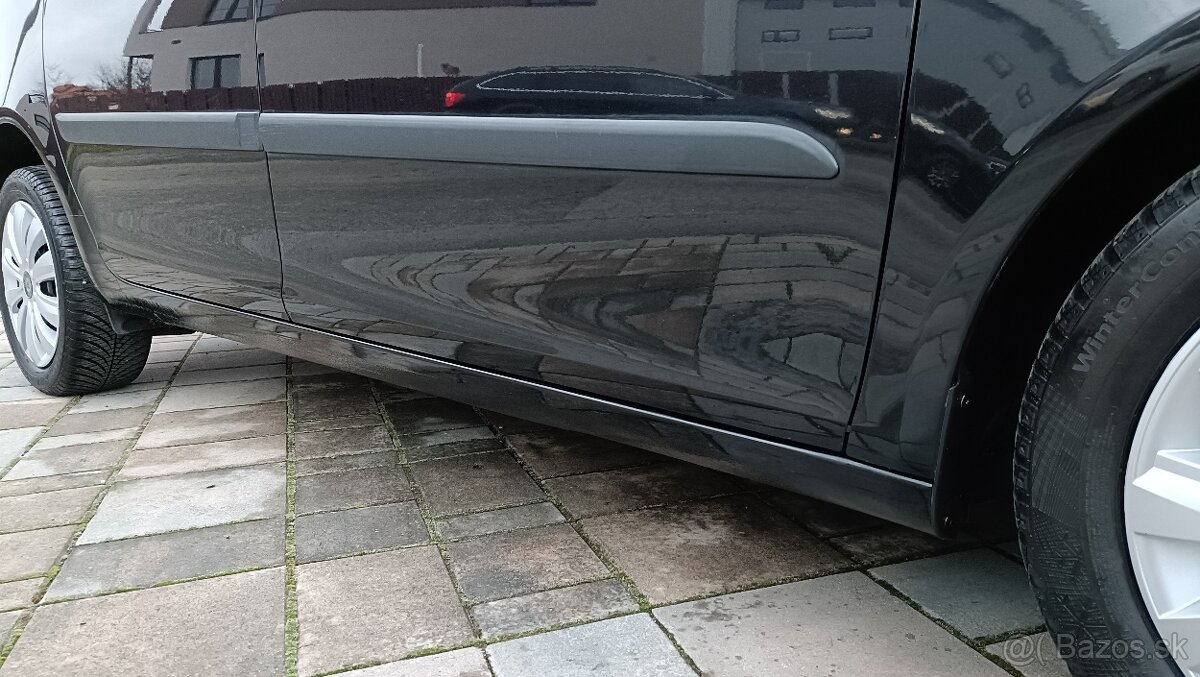 ŠKODA ROOMSTER 1.4 MPI 63 kW PLUS EDITION - 5