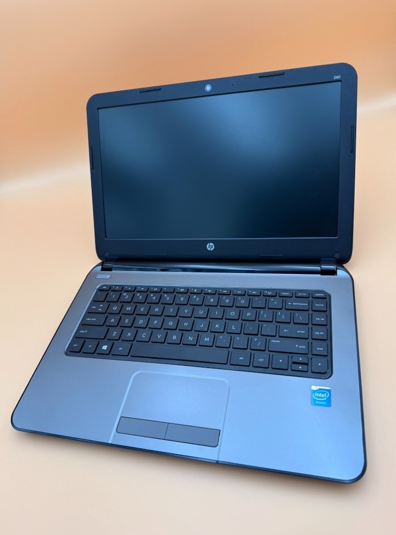 Notebook 14" HP.Intel Celeron 2x2,16GHz.8gb ram.120g SSD - 5