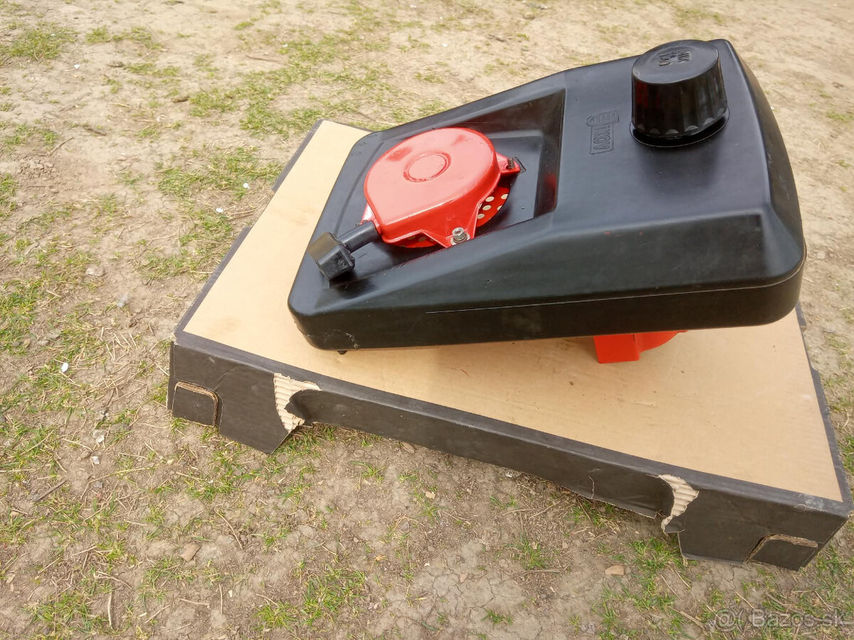 benzínová nádrž, chladiaci plech a štartér na Vari - 5