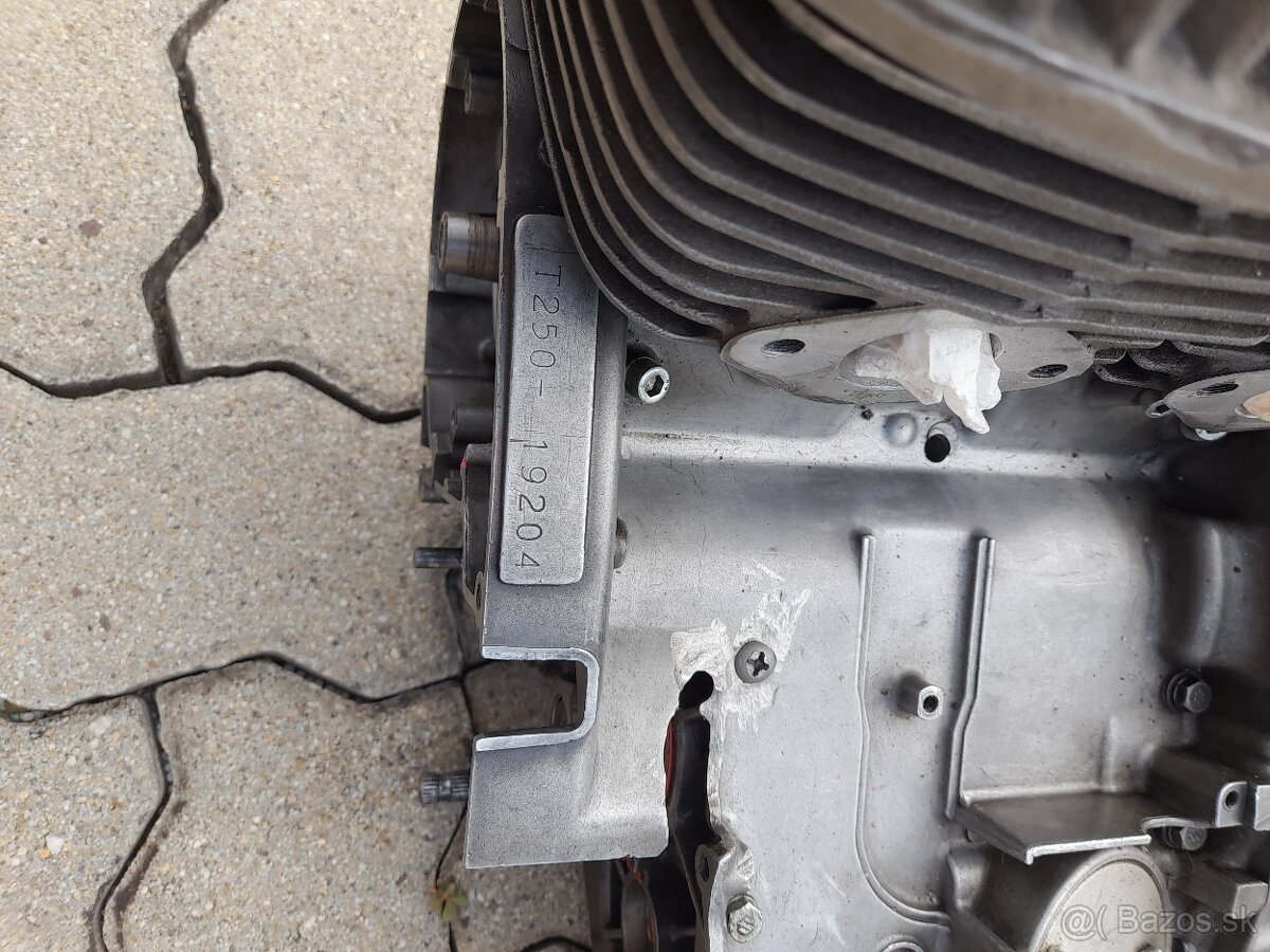 Predám motor SUZUKI T 250 - 5