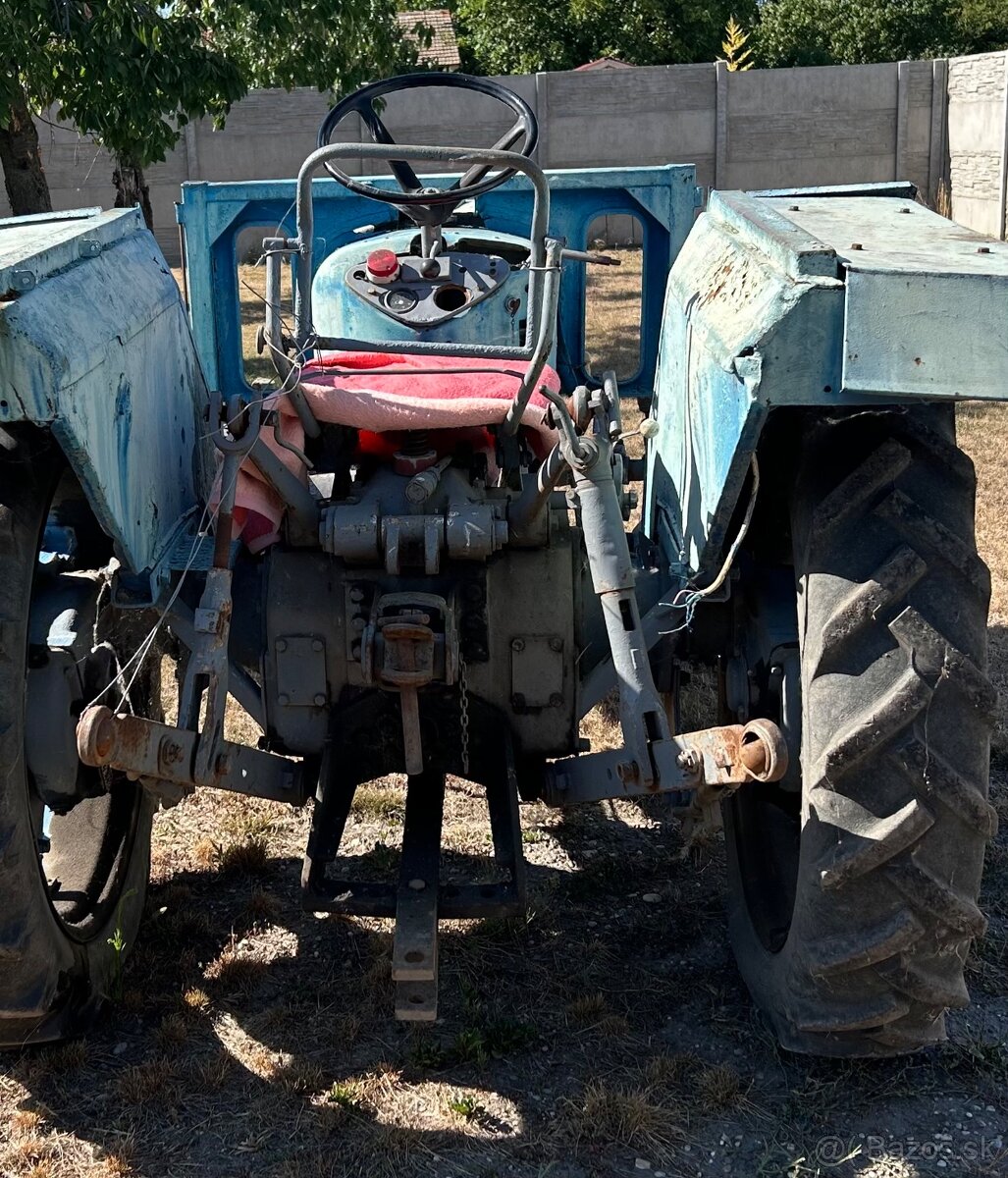 Traktor Zetor 25 - 5