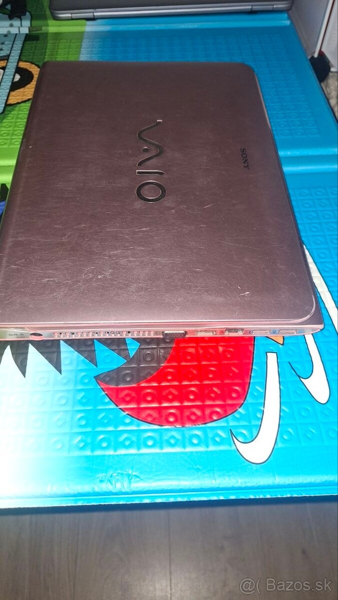 Poskodeny Sony Vaio - 5