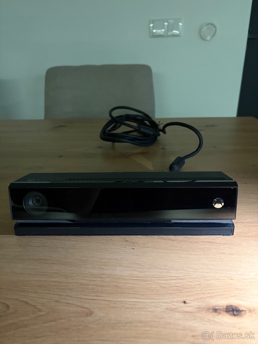 XBOX ONE 500 GB + KINECT + PRÍSLUŠENSTVO A HRY - 5