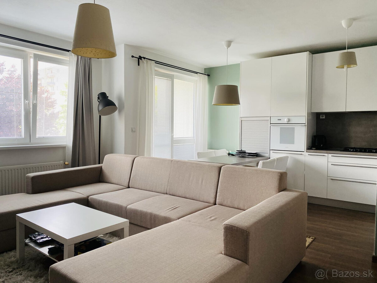 Na prenájom kompletne zariadený 3 izbový byt s 2 balkónmi, s - 5