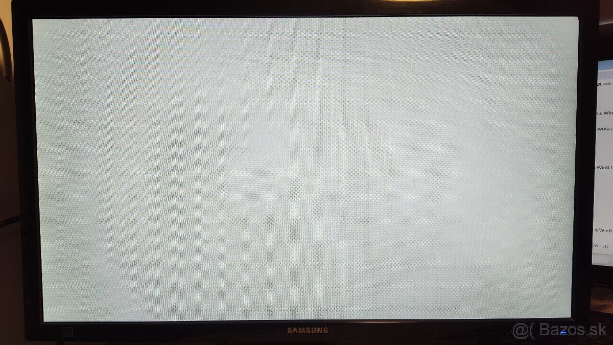 SAMSUNG S24D300H - 5