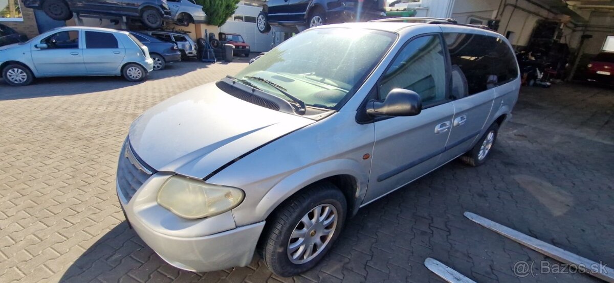 Lacno rozpredám Chrysler Voyager 2001-2007 na náhradné diely - 5