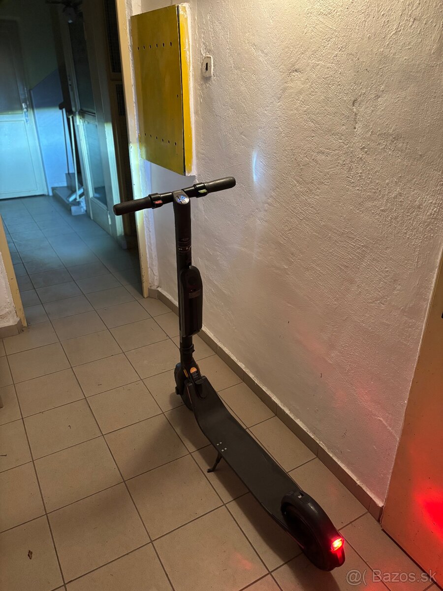 Segway Ninebot Kickscooter E25A - elektrická kolobežka - 5