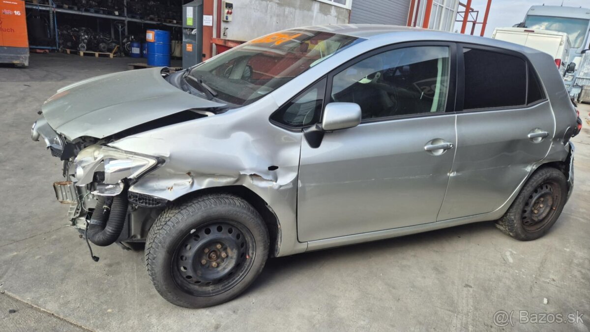 Toyota Auris 1,6i 91kw kód: 1ZR-FE - 5