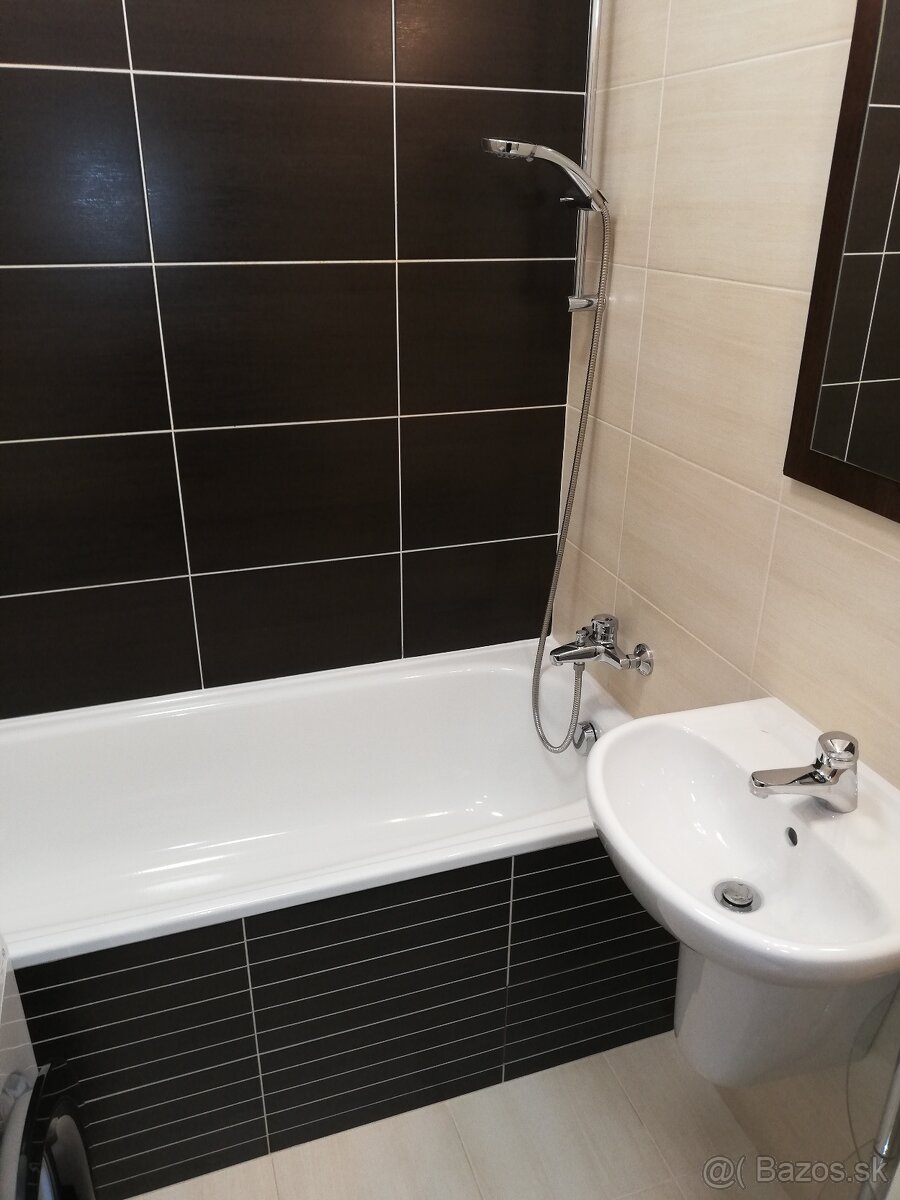 NA PRENÁJOM 2 IZBOVÝ BYT, STARÉ MESTO - 5