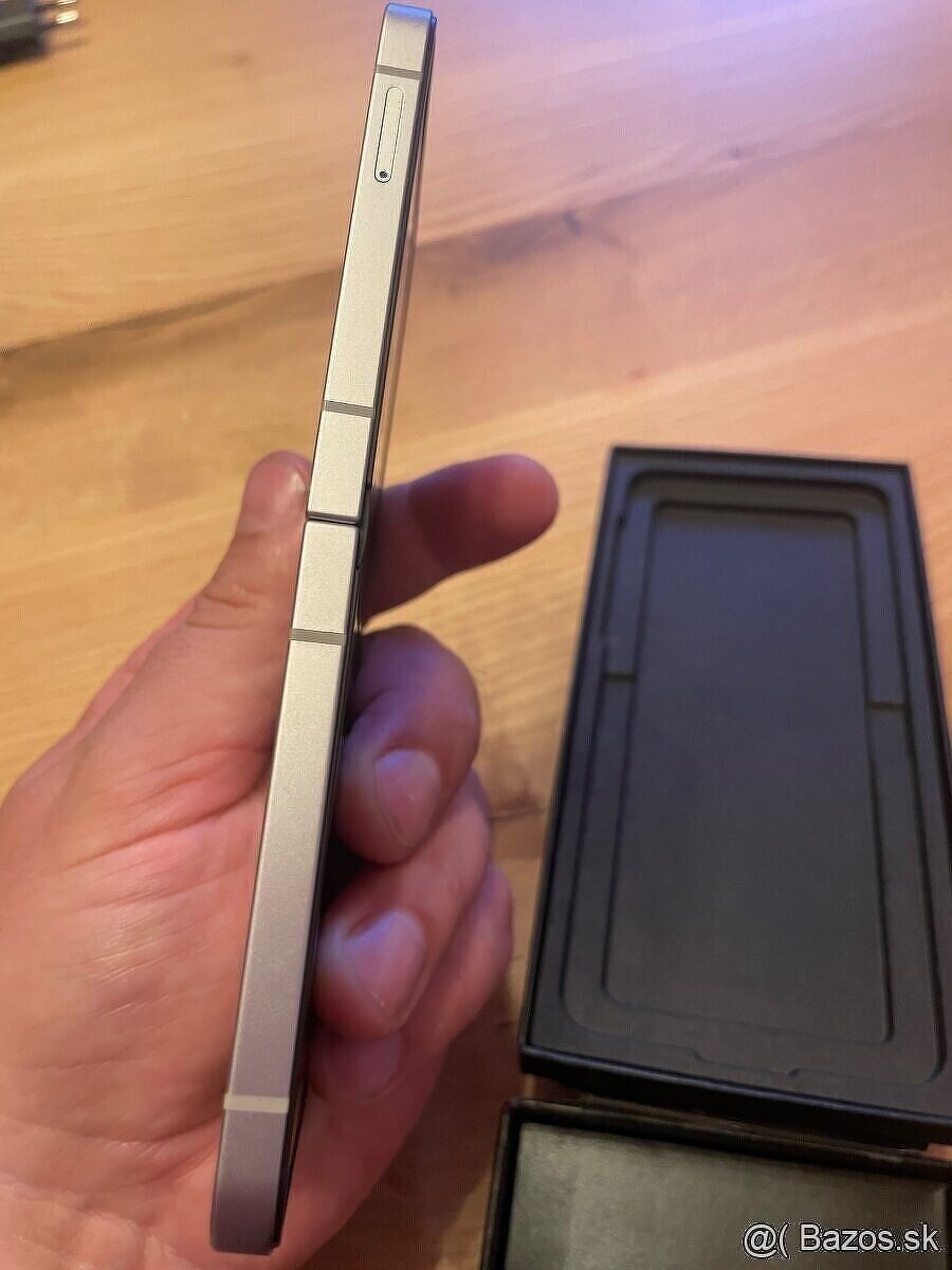 SAMSUNG GALAXY Z FLIP 6 256GB - 5