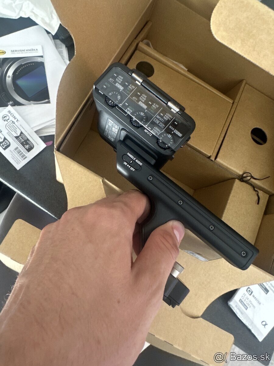 Sony FX3 + Smallrig cage + XLR handle - 5