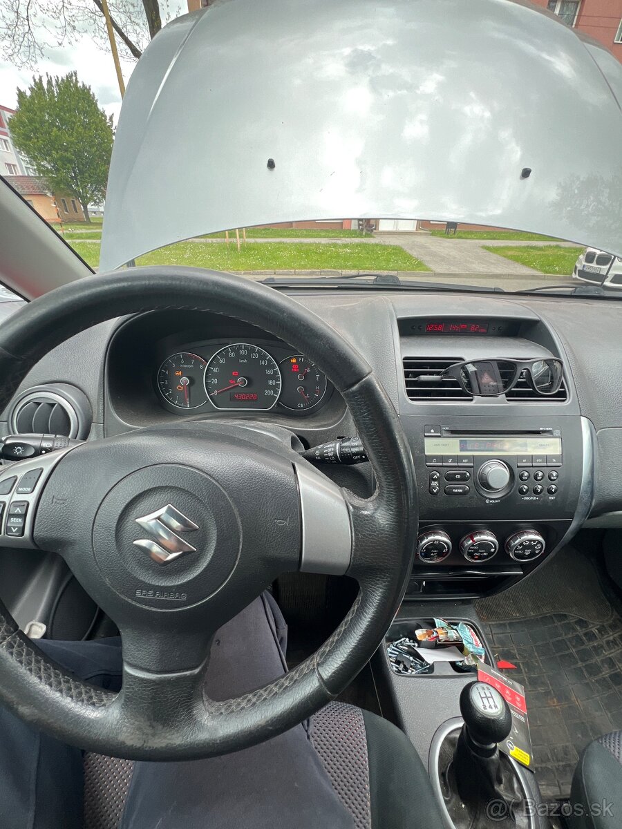Suzuki sx4 - 5