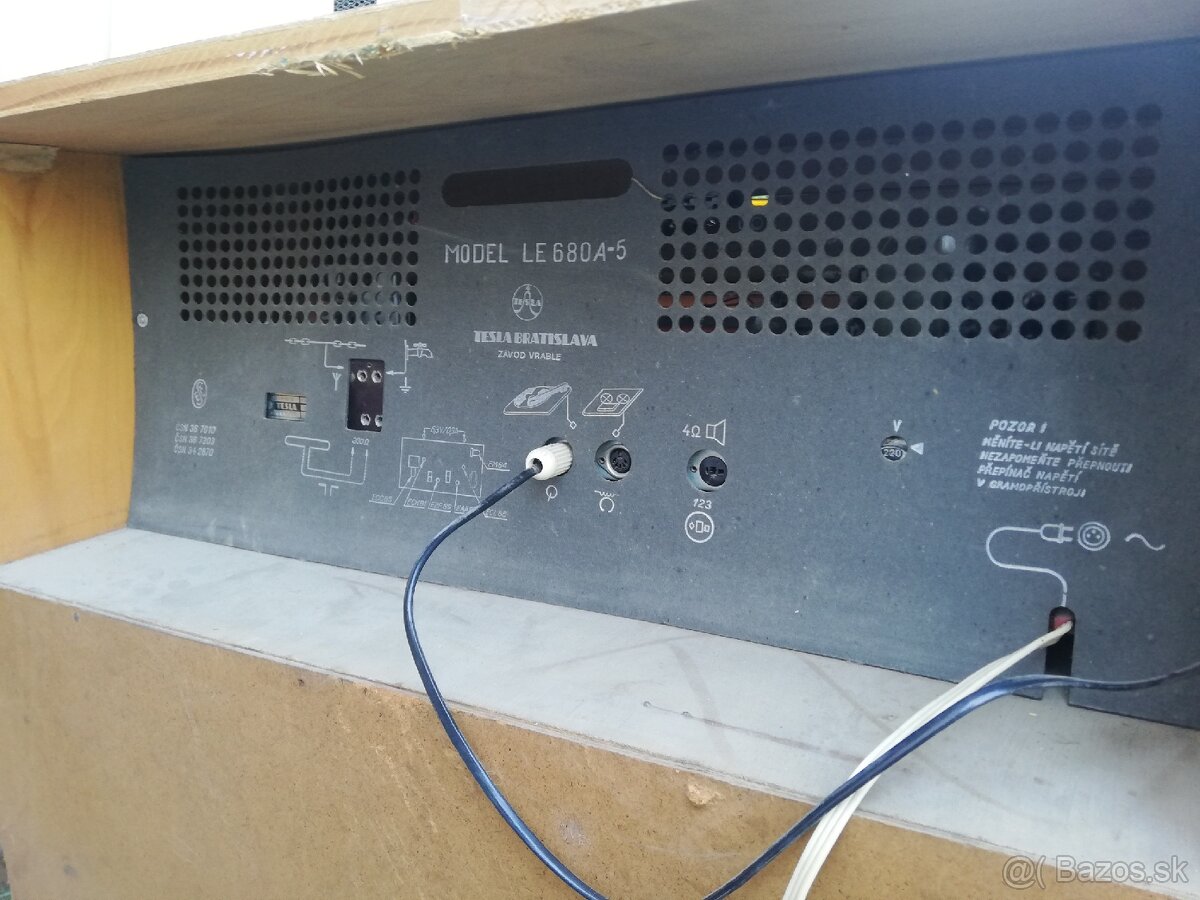 Tesla radio drevene - 5
