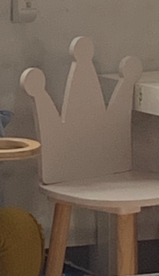 Stôl a stoličky - 5