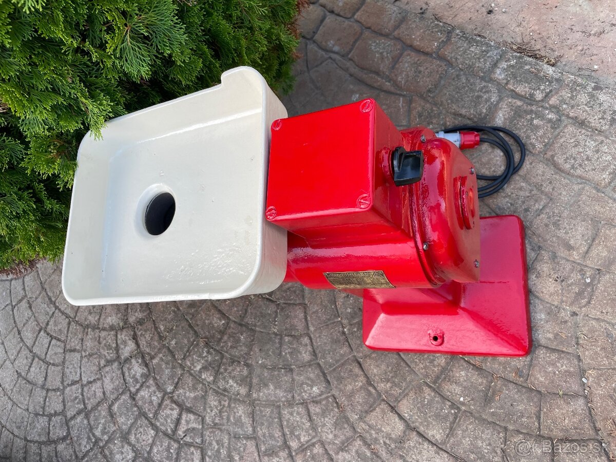 Mlynček na maso - 5