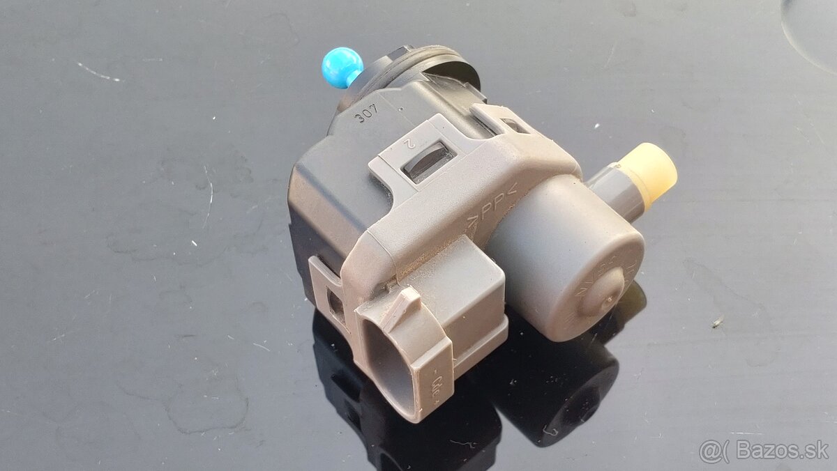 Motorček svetlometu Hella - 5