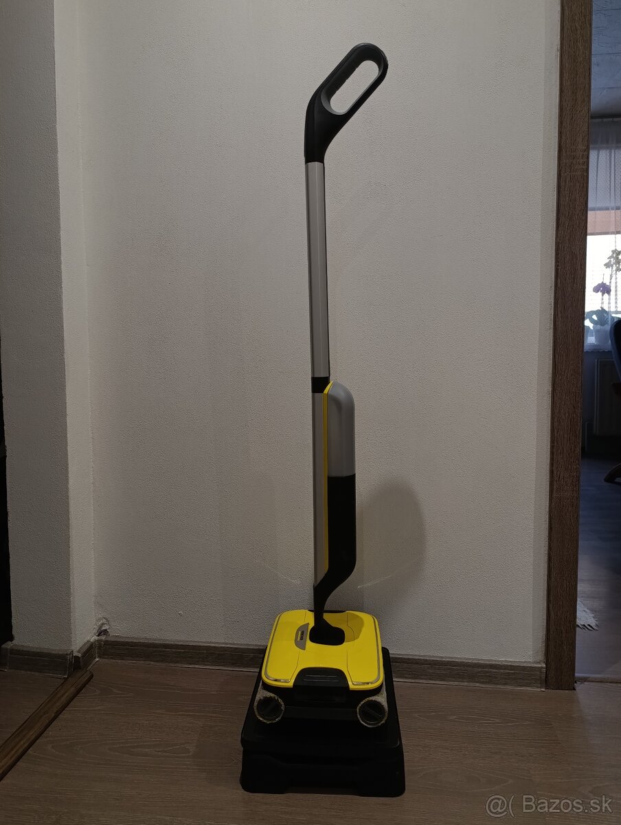 Čistič podlah Kärcher fc7 - 5