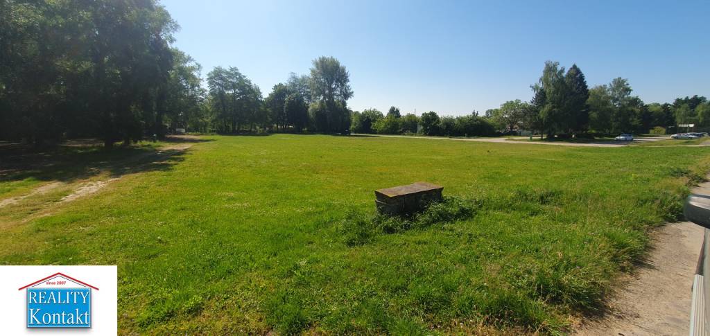 Na predaj investičný pozemok v Nových Zámkoch 4058 m2 v intr - 5