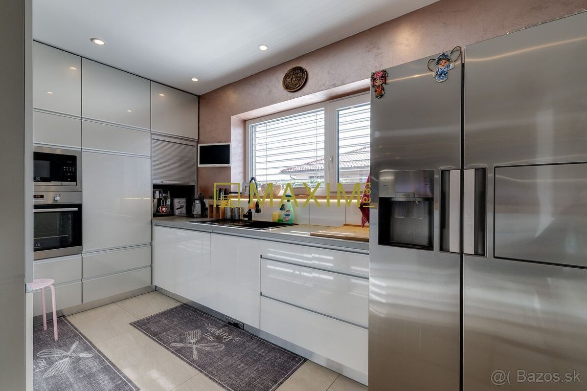 Elegantná novostavba 4,5-izbového domu v tichej časti Malaci - 5