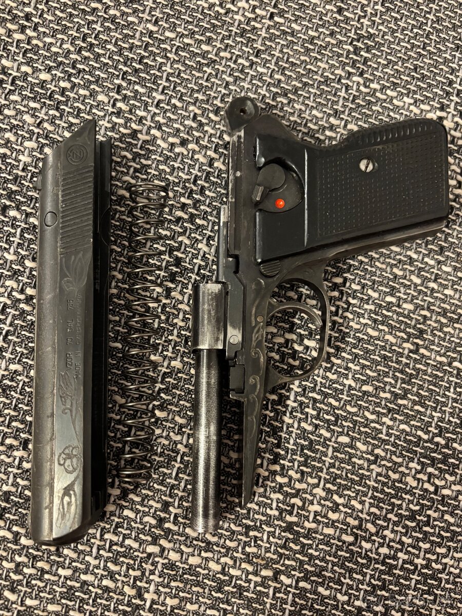 Pištoľ CZ 70 - 5