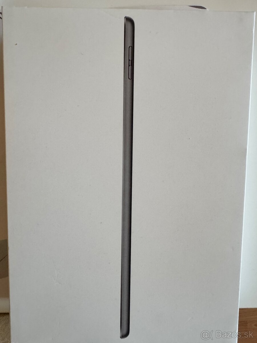 Apple iPad 9. generácie – 64 GB (Model A2604) + Logitech Sli - 5