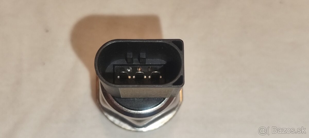 Snímač tlaku paliva 1,6TDI 2,0TDI VW Audi Škoda 04L906054F - 5