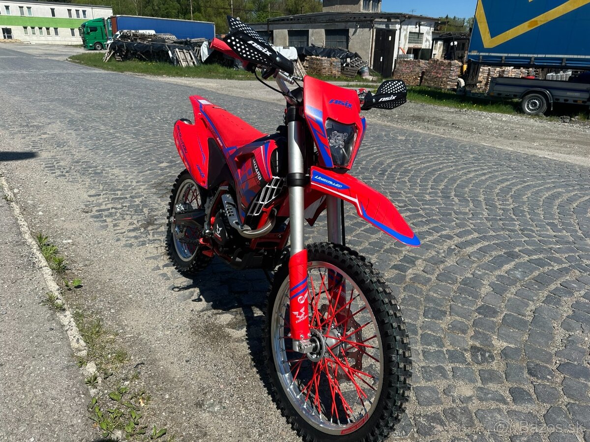 NOVE Enduro ASIX Lizzard 250cm3 21/18