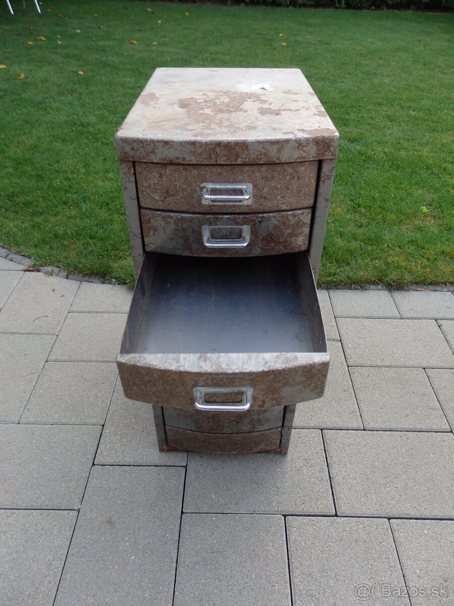 Plechové skrine - 5