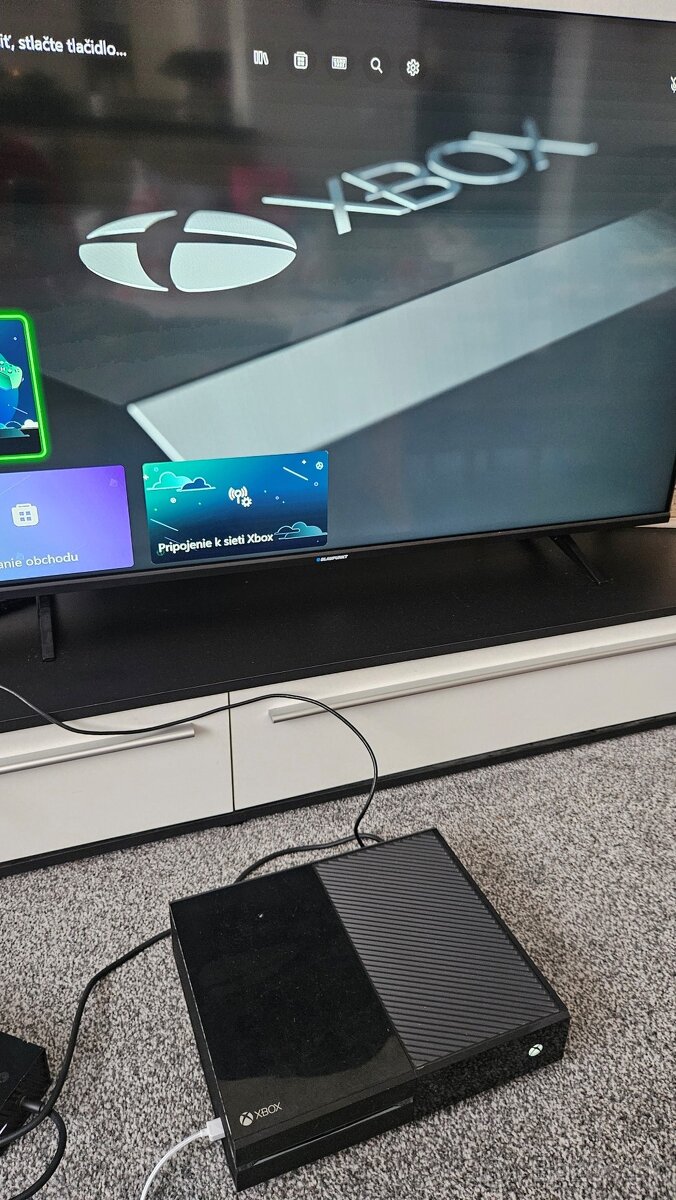 Xbox One 500GB + joypad + hry - 5