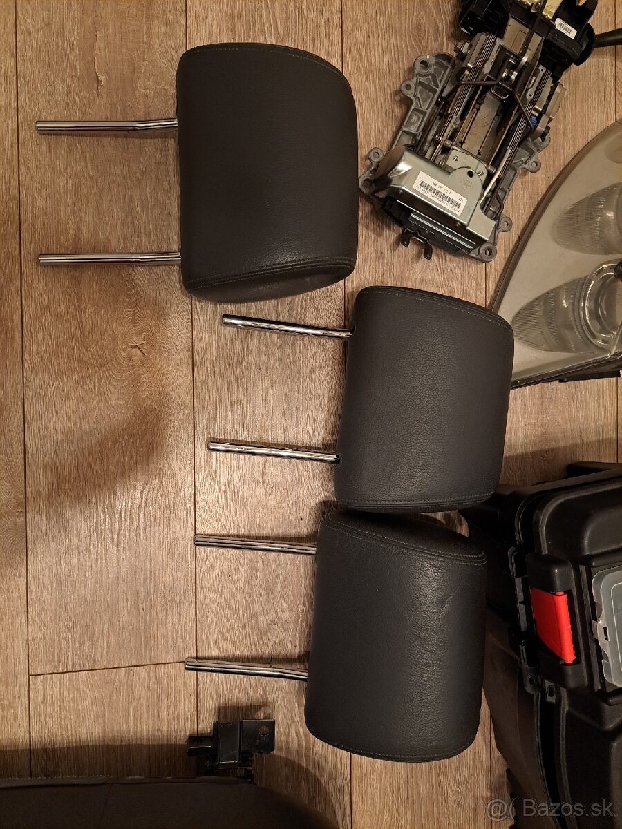 Predám sedačky VW Touareg 7L čierna Koža - 5